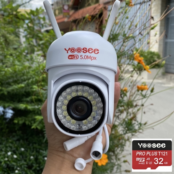 Camera Ip Wifi Yoosee 28 đèn - Camera ngoài trời-xoay 360-chống mưa-ban đêm có màu + Thẻ nhớ 32G